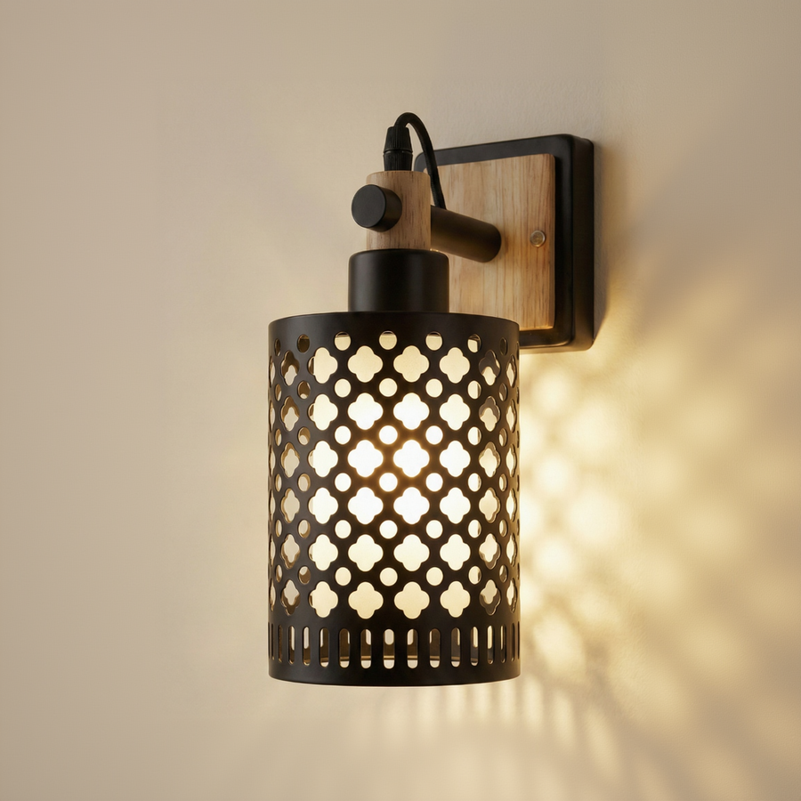 Nordic Black & Wood Sconce – Modern Geometric Charm.